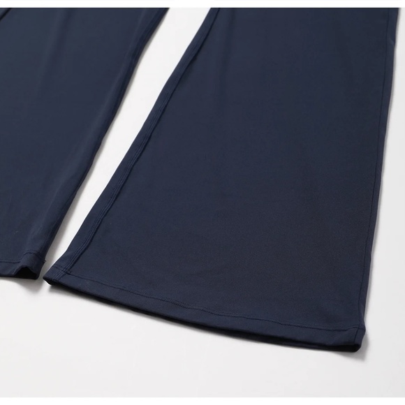 Trendy,  Backless Jumpsuit  Bodysuit with Flared Legs in Size Sm in Black - Picture 12 of 16